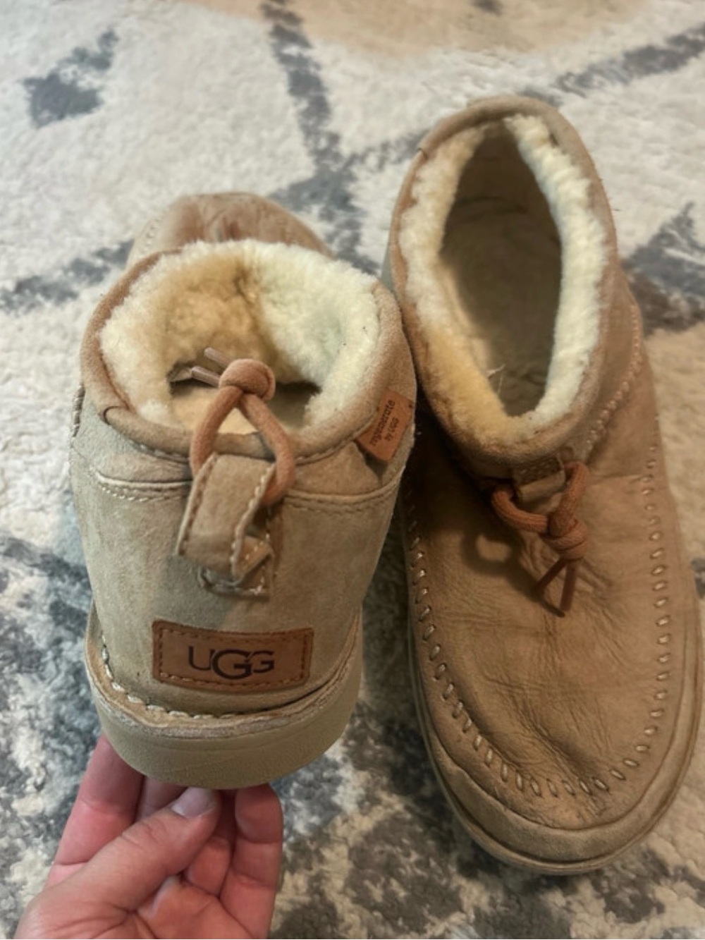 UGG Chestnut Tan Suede Shearling Moccasin Slippers Size 8